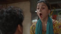 Dalam trailer yang dirilis Netflix, Alia Bhatt menampilkan berbagai sisi dari karakter Badru di Darlings. (Foto: dok. Netflix)  