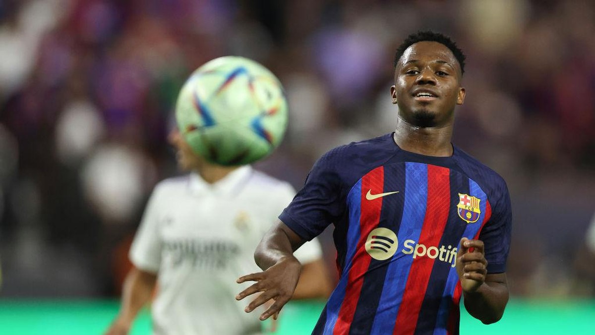 Ansu Fati bertekad bangkit musim depan bareng Barcelona (Getty Images/James Williamson - AMA)