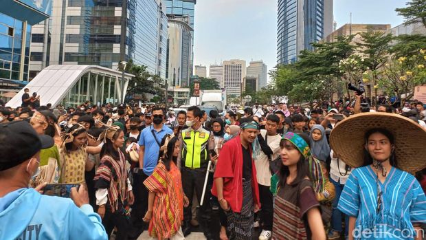 Apa itu HAKI? Istilah HAKI sedang menjadi perbincangan. Hal tersebut lantaran Baim Wong mendaftarkan Citayam Fashion Week sebagai HAKI kepada Kemenkum HAM.