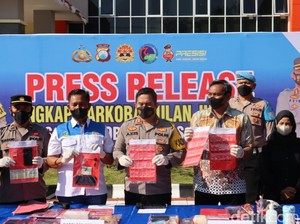 Bandar Narkoba Gresik Siap Edarkan 92 Poket Sabu Diringkus