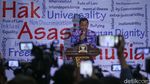 Berpakaian Serba Hitam, Bharada E Tiba di Komnas HAM