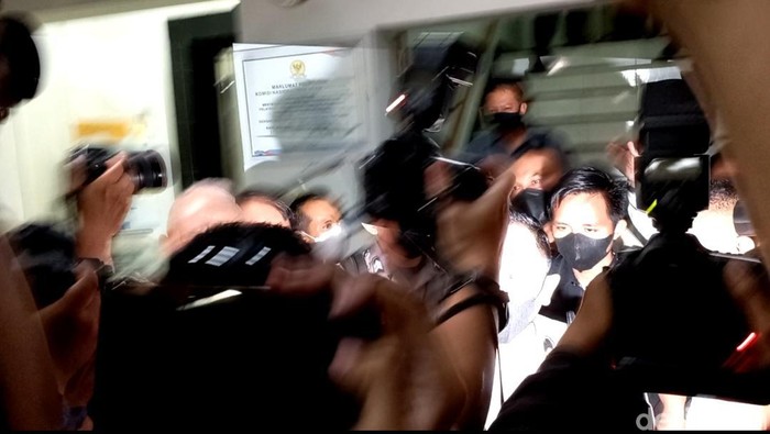 Bharada E selesai diperiksa (Anggi Muliawati/detikcom)