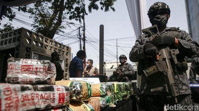 Momen Pemusnahan Barang Bukti 78 Kg Sabu dan 62 Kg Ganja di BNNP DKI