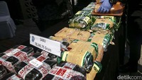Badan Narkotika Nasional (BNN) menggelar pemusnahan barang bukti narkotika di halaman BNNP DKI, Jakarta, Selasa (26/7/2022).