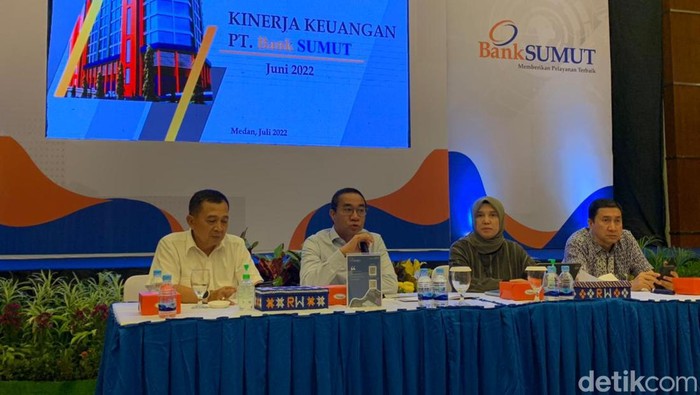Direksi Bank Sumut memaparkan laporan keuangan Semester I 2022.