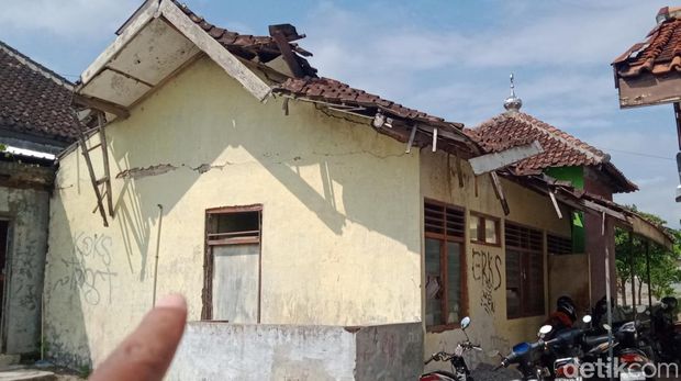 Gedung SDN 2 Canan, Klaten, rusak belum diperbaiki, Selasa (26/7/2022).