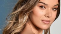 Lagu baru Hailee Steinfeld akan dirilis 29 Juli 2022. (Foto: dok. Instagram @haileesteinfeld)