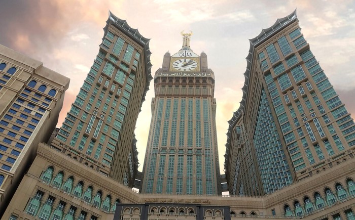 Ilustrasi Gedung Paling Tinggi di Dunia MAKKAH, SAUDI ARABIA - FEBRUARY 9, 2017:The Abraj Al-Bait (Translated as