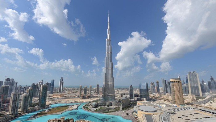 Dubai continue to attract millions of visitors every year to admire the wonder of the city and mega shopping malls.  This view is no longer possible as it was taken from the Address Hotel.