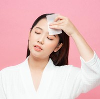 5 Loose Powder yang Bagus untuk Kulit Berminyak, Bikin Makeup Tahan Seharian
