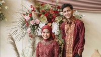 Bintang Emon resmi menikah dengan Alca Octaviani pada tanggal 24 Juli 2022. Sebelumnya Bintang Emon mengumumkan sudah memiliki belahan jiwa sejak Februari 2022. Momen ini disampaikan di Instagram miliknya. Foto: Dok. Instagram @alcaoctvn.