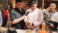 Foto: detikfood,Instagram @kaesangp, YouTube Arnold Poernomo, dok. Mangkookku & Goola
