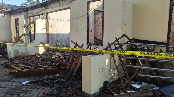 Kantor Polsek Purwosari Terbakar, 4 Ruangan Dilalap Api