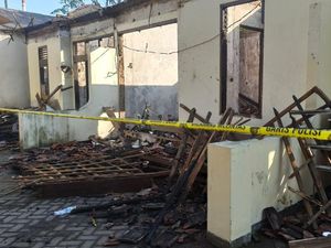 4 Ruangan Mapolsek Purwosari Pasuruan Ludes Dilalap Api