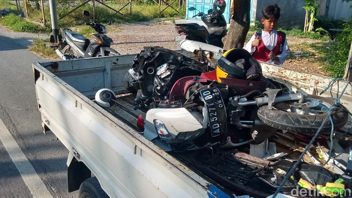 Kendaraan terlibat karambol di Jalan Jogja-Solo, Kecamatan Wonosari, Klaten, Selasa (26/7/2022).