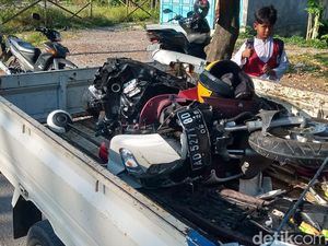 Laka Karambol di Jalan Jogja-Solo, Motor Ringsek dan Truk Terguling