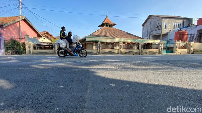 Kondisi Jalan Majalaya-Cicalengka di kawasan Tanjunglaya kini telah diperbaiki