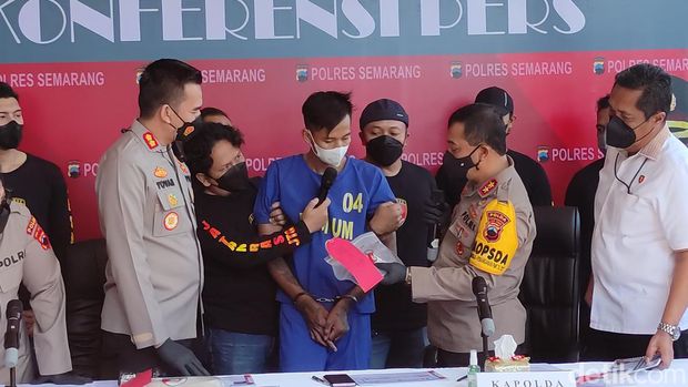 Konferensi pers kasus mutilasi wanita yang potongan mayatnya ditemukan di Ungaran, Semarang, Selasa (26/7/2022).