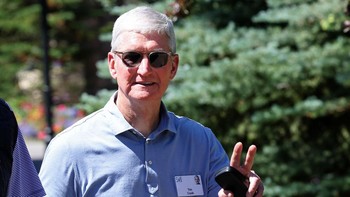 Kalau ini pasti banyak yang tahu, dia adalah CEO Apple Tim Cook. Foto: Getty Images