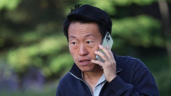 Selain pentolan teknologi, para bos perusahaan investasi juga datang. Ini adalah Ning Jin, Chief Investment Officer di Viking Global Investors. Foto: Getty Images