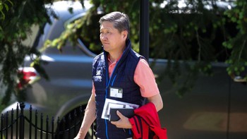 KS Choi yang adalah President and CEO of Samsung Electronics North America tampak datang. Foto: Getty Images