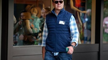 CEO Yahoo, Jim Lanzone, datang berkacamata hitam. Wartawan kabarnya hanya bisa memotret, jarang ada yang mau diwawancarai mengenai acara ini. Foto: Getty Images