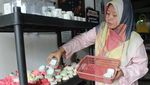 Kreatif, Warga di Klender Ubah Minyak Jelantah Jadi Sabun hingga Lilin