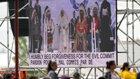 Ratusan orang menghadiri pidatonya mengenakan pakaian tradisional. Perdana Menteri Kanada, Justin Trudeau, dan Gubernur Jenderal Kanada, Mary Simon, turut hadir.