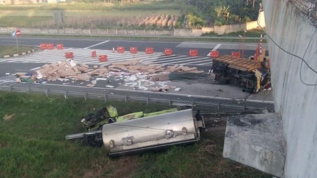 Laka di pintu tol Kartasura, 26/7/2022