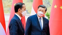 Setelah foto bersama, Jokowi dan Xi Jinping langsung menuju ruang pertemuan.