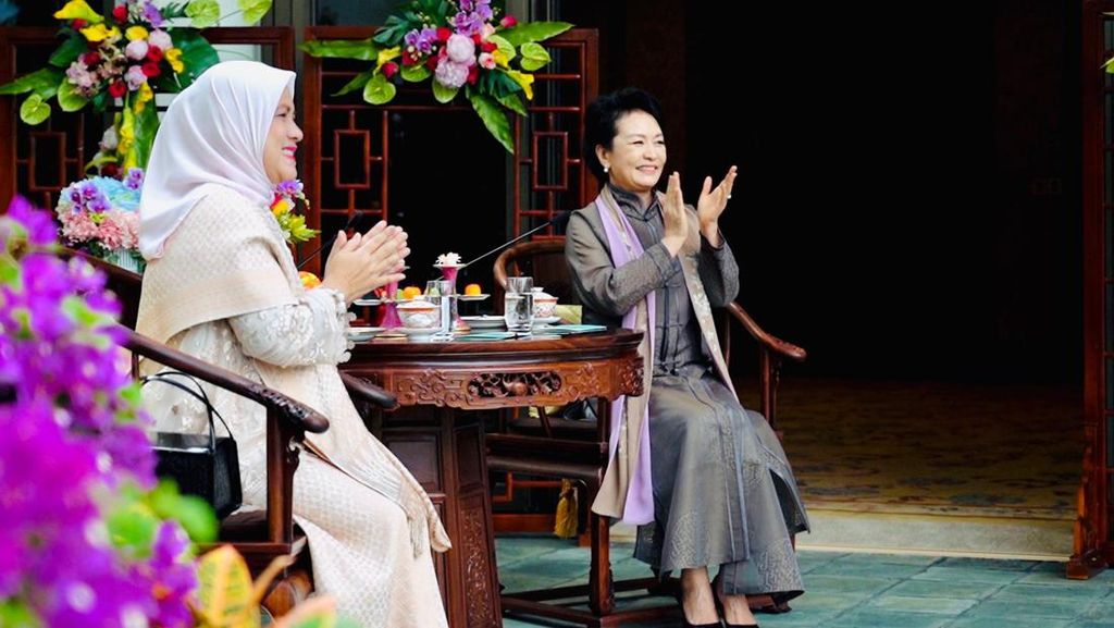 Keakraban Iriana Widodo-Madam Peng Liyuan Saat di Tiongkok