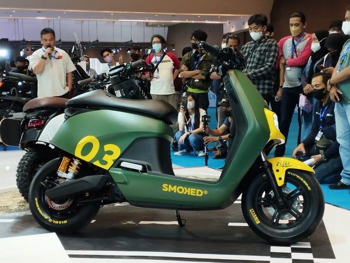 NIU GOVA-03 versi kustom hasil kolaborasi dengan Smoked Garage