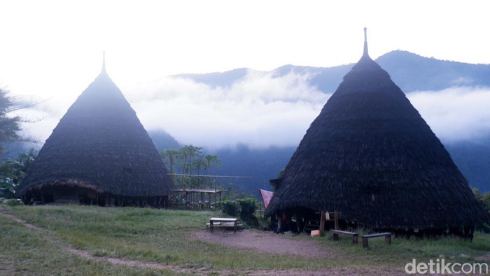 Pesona Desa di Atas Awan, Desa Wisata Wae Rebo