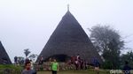 Potret Kehidupan Damai Wae Rebo, Surga di Atas Awan Flores