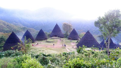 Potret Kehidupan Damai Wae Rebo, Surga di Atas Awan Flores