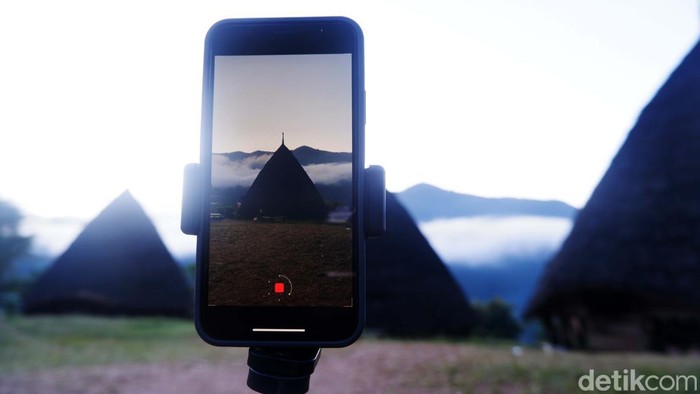 Pesona Desa di Atas Awan, Desa Wisata Wae Rebo