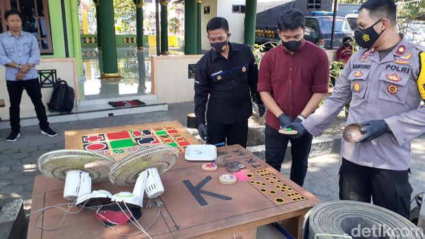 Polres Bantul jumpa pers kasus judi sabung ayam, Selasa (26/7/2022).