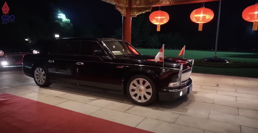 Presiden Jokowi menggunakan mobil Limousine Hongqi L5 di Beijing (Tangkapan layar)