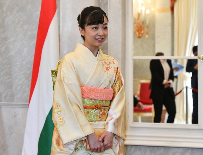 Anggota kerajaan Jepang ini juga sering menjadi sorotan karena gayanya. Putri Kako disebut punya gaya yang simpel tapi elegan. Foto: Getty Images