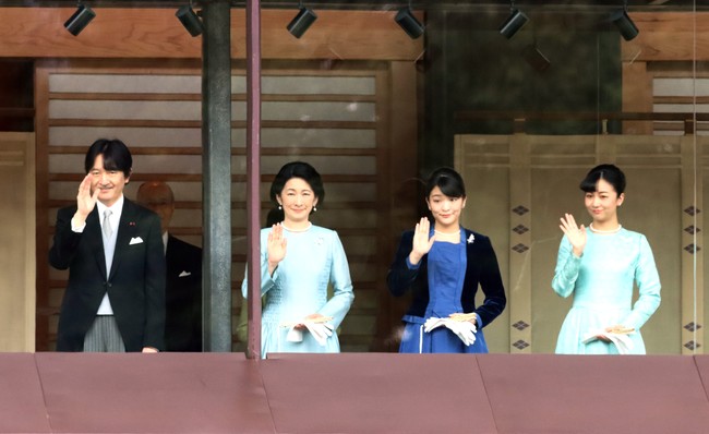 Putri Kako sering dibandingkan dengan neneknya, Shoda Michiko yang juga disebut sebagai simbol harapan ketika menikahi kakek Kako. Ketika itu, Michiko dinilai bisa memberi sentuhan modern pada institusi sejarah yang formal. Sedangkan Putri Kako dianggap membawa udara segar pada kerajaan Jepang tapi tetap menghormati dan melestarikannya di saat yang sama.Foto: Getty Images