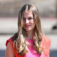 Sosok Putri Leonor yang sudah remaja dan beranjak dewasa mencuri perhatian publik. Kecantikannya sebagai putri raja kian terpancar. Foto: Getty Images