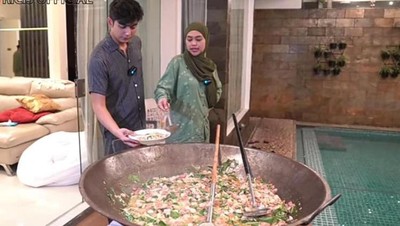 Gokil! Momen Ria Ricis dan Teuku Ryan Masak Jumbo 50 Kilogram
