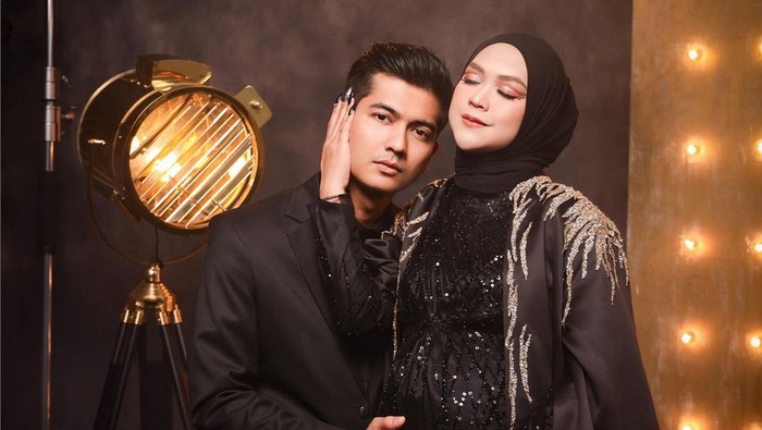 Ria Ricis melahirkan