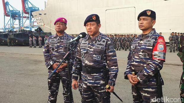 Sejumlah prajurit TNI AL menggelar apel persiapan latihan gabungan 'Super Garuda Shield 2022' yang akan dilakukan bersama AL AS dan AL Singapura. (Rizky Adha M/detikcom)