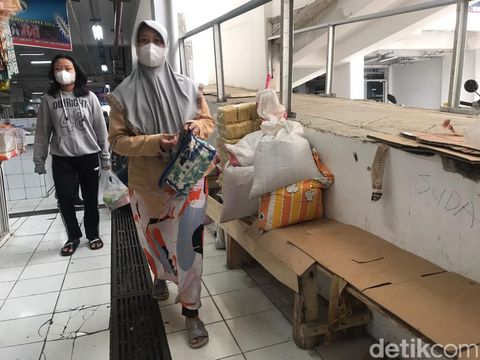 Suasana di Pasar Pelita Kota Sukabumi.