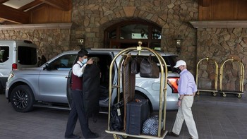 Sudah pasti pelayanan maksimal diberikan pada para tamu penting itu. Foto: Getty Images