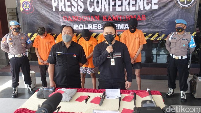 Polres Sleman memburu pelaku lain keributan suporter dengan warga, Selasa (26/7/2022).
