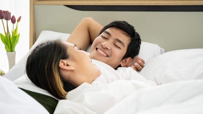 Ilustrasi pasangan/couple in bed