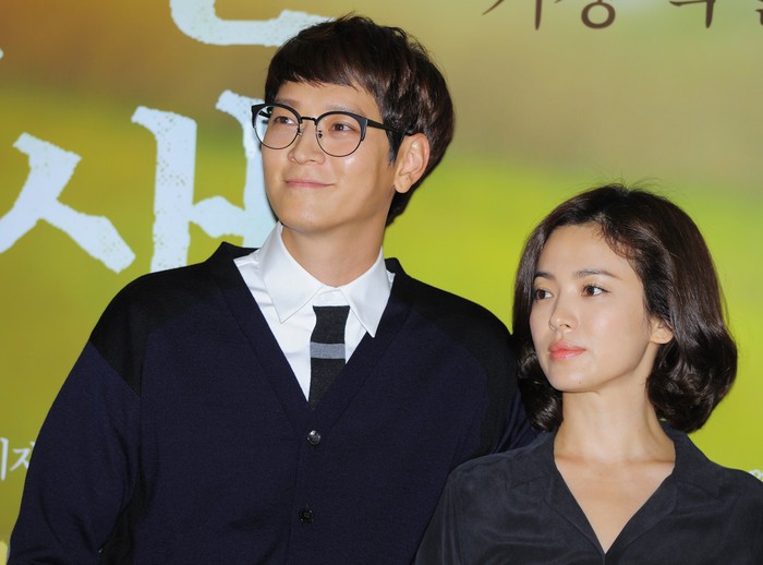 453944162 SEOUL, SOUTH KOREA - AUGUST 21: Gang Dong-Won and Song Hye-Kyo attend the movie