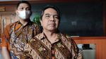Tampilan Ade Armando Terkini Saat Akan Jadi Saksi Sidang Pengeroyokannya
